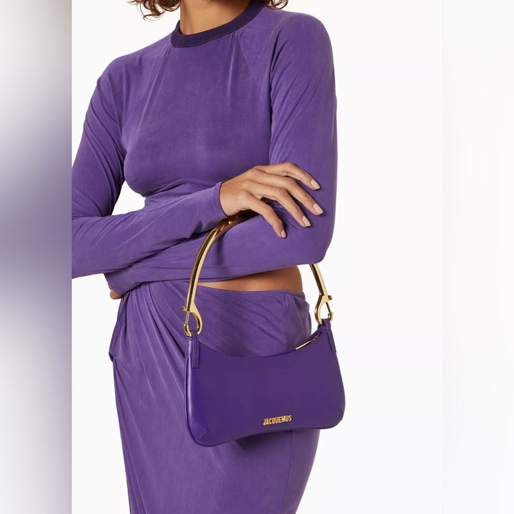 Jacquemus Le Bisou Mousqueton Shoulder Bag - Picture 3 of 16